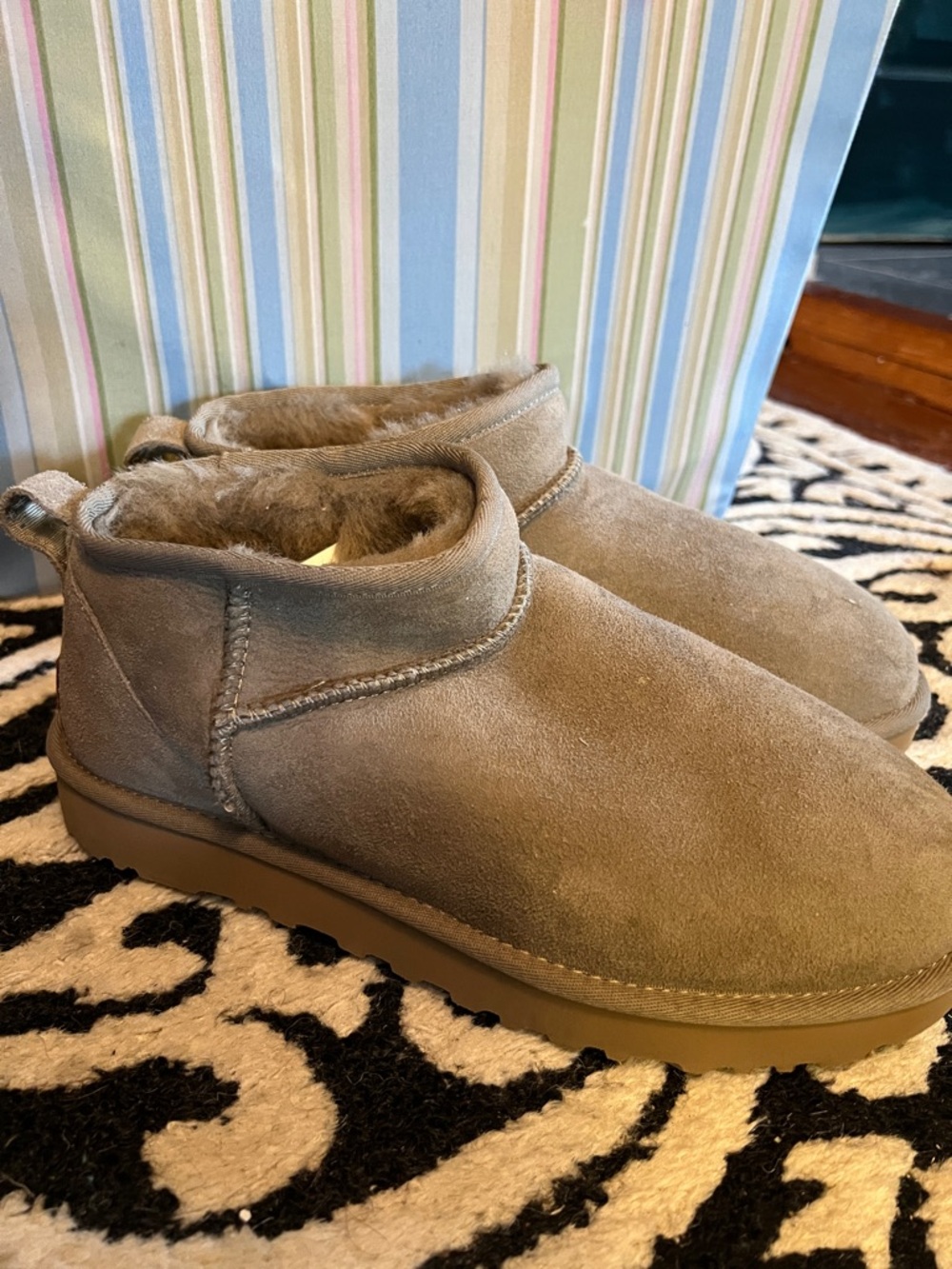UGG Classic Ultra Mini Boots - Womens 9 Antelope New